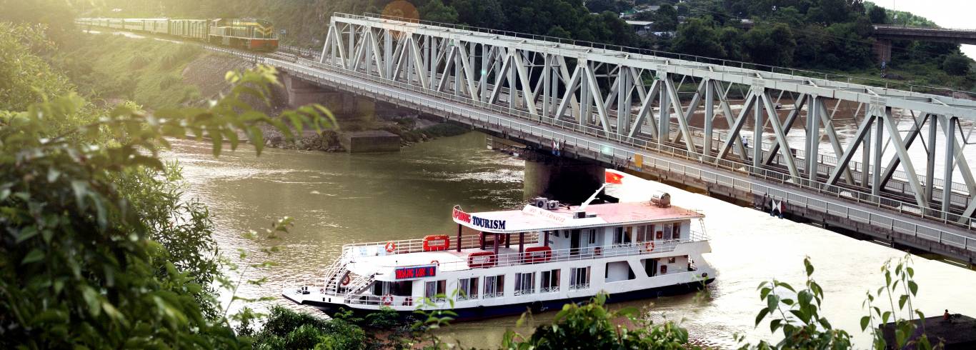 Tour du thuyền sông mã